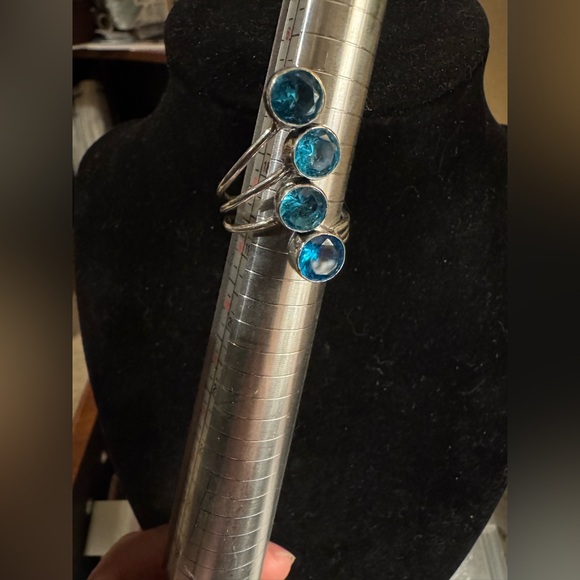 Beautiful Blue Topaz 8.5 Ring 925 Silver Plated - Picture 9 of 13